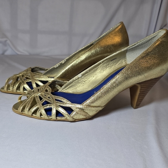 Jeffrey Campbell Gold Metallic Vintage Inspired Wooden Stack Heel Open Toe, 7.5 - Picture 6 of 10